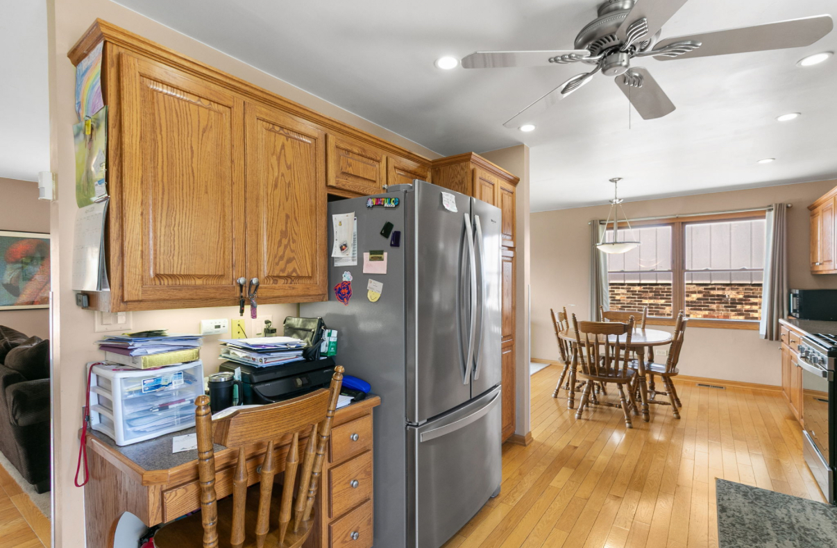 7024 Brementowne Road, Tinley Park, IL 60477