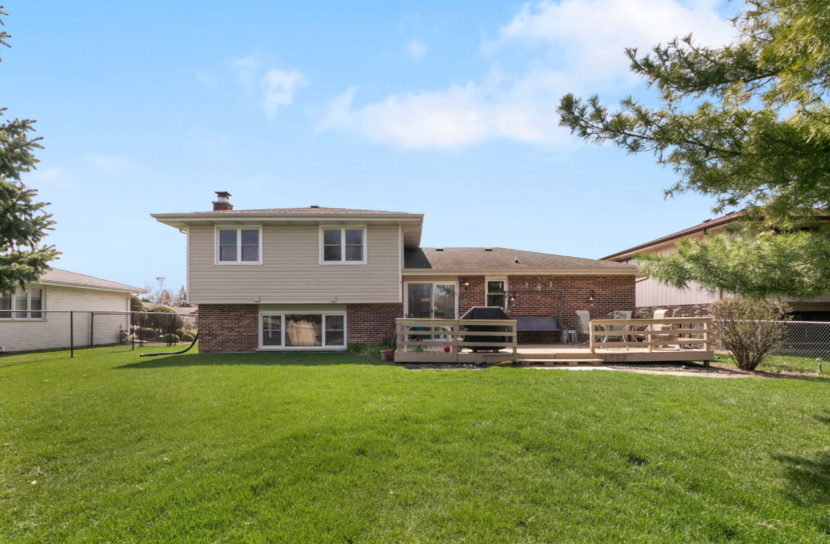 7024 Brementowne Road, Tinley Park, IL 60477