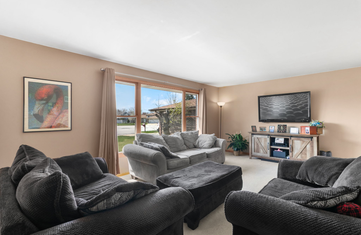 7024 Brementowne Road, Tinley Park, IL 60477