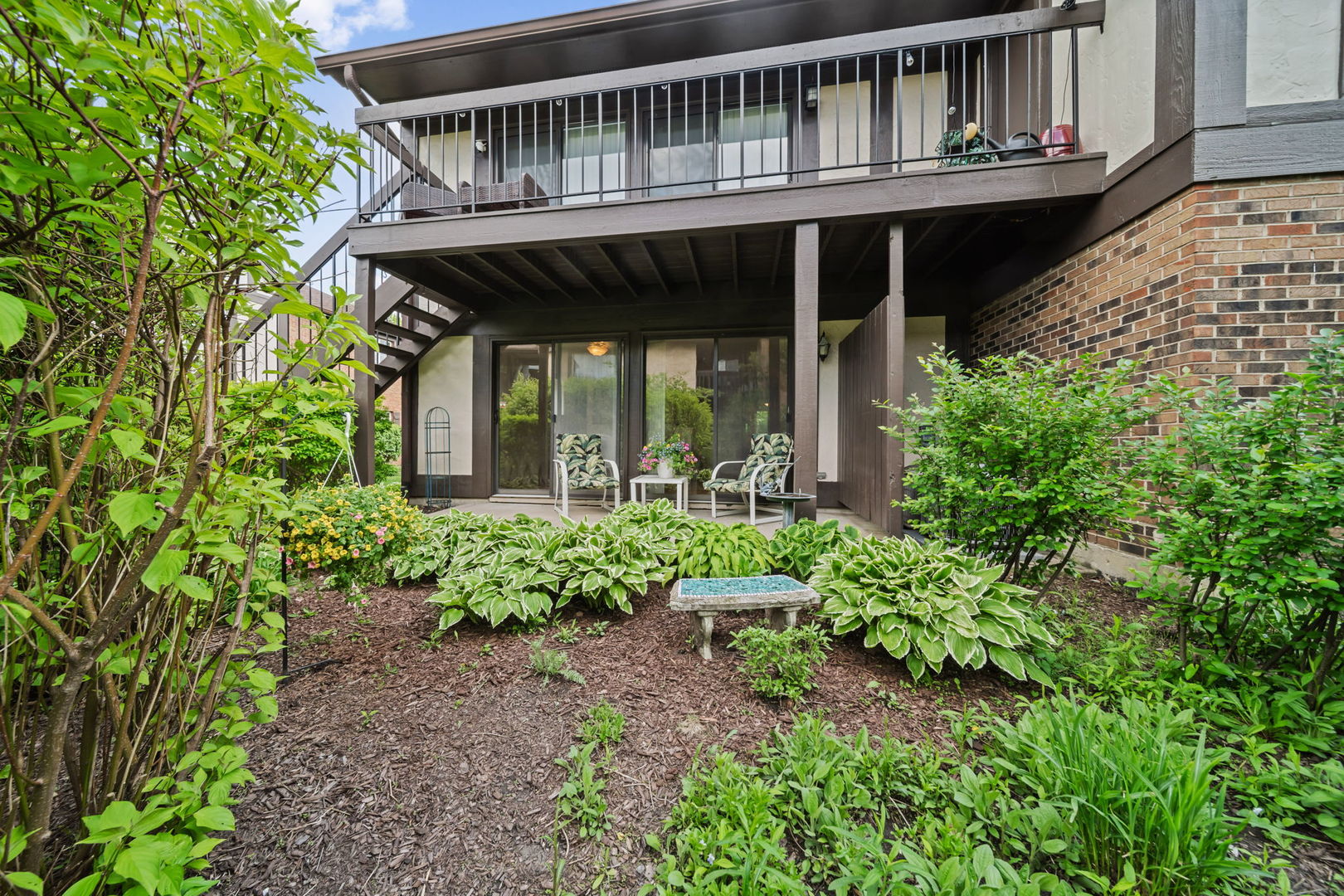 228 Brookside Lane #B, Willowbrook, IL 60527
