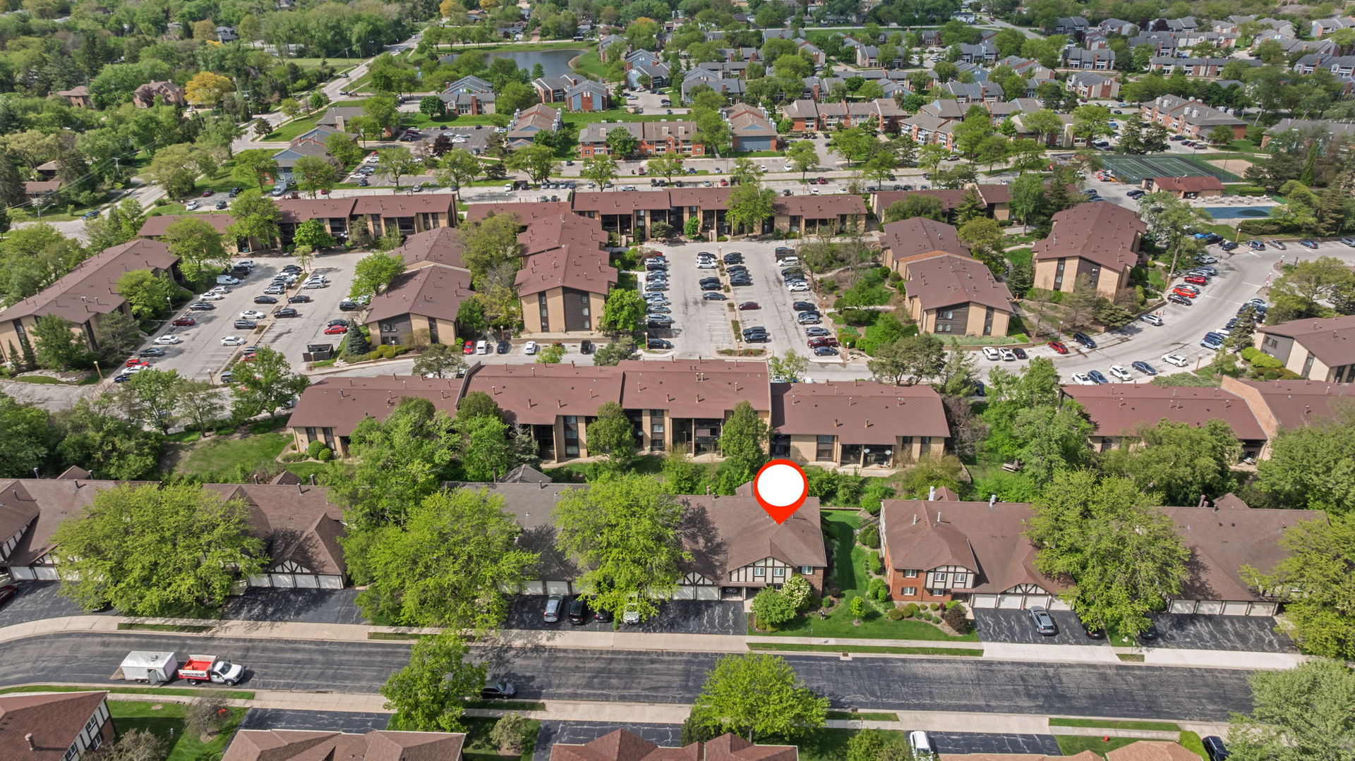 228 Brookside Lane #B, Willowbrook, IL 60527
