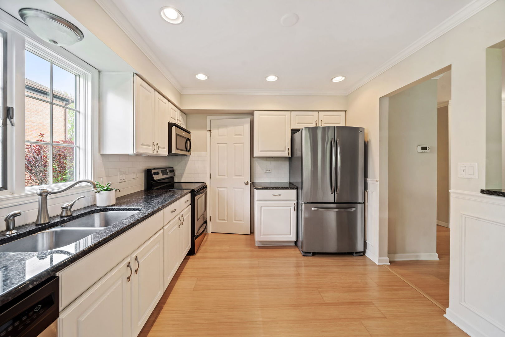 228 Brookside Lane #B, Willowbrook, IL 60527