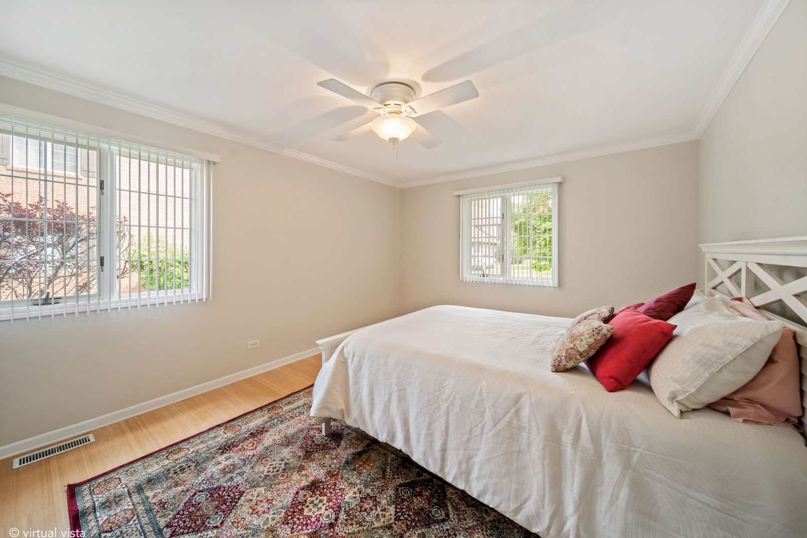 228 Brookside Lane #B, Willowbrook, IL 60527
