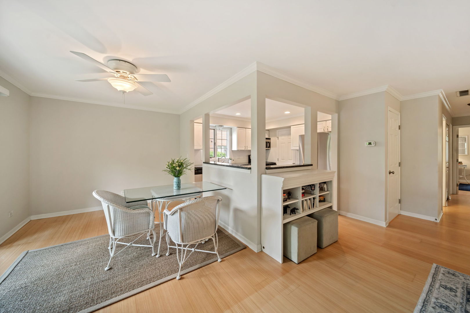 228 Brookside Lane #B, Willowbrook, IL 60527