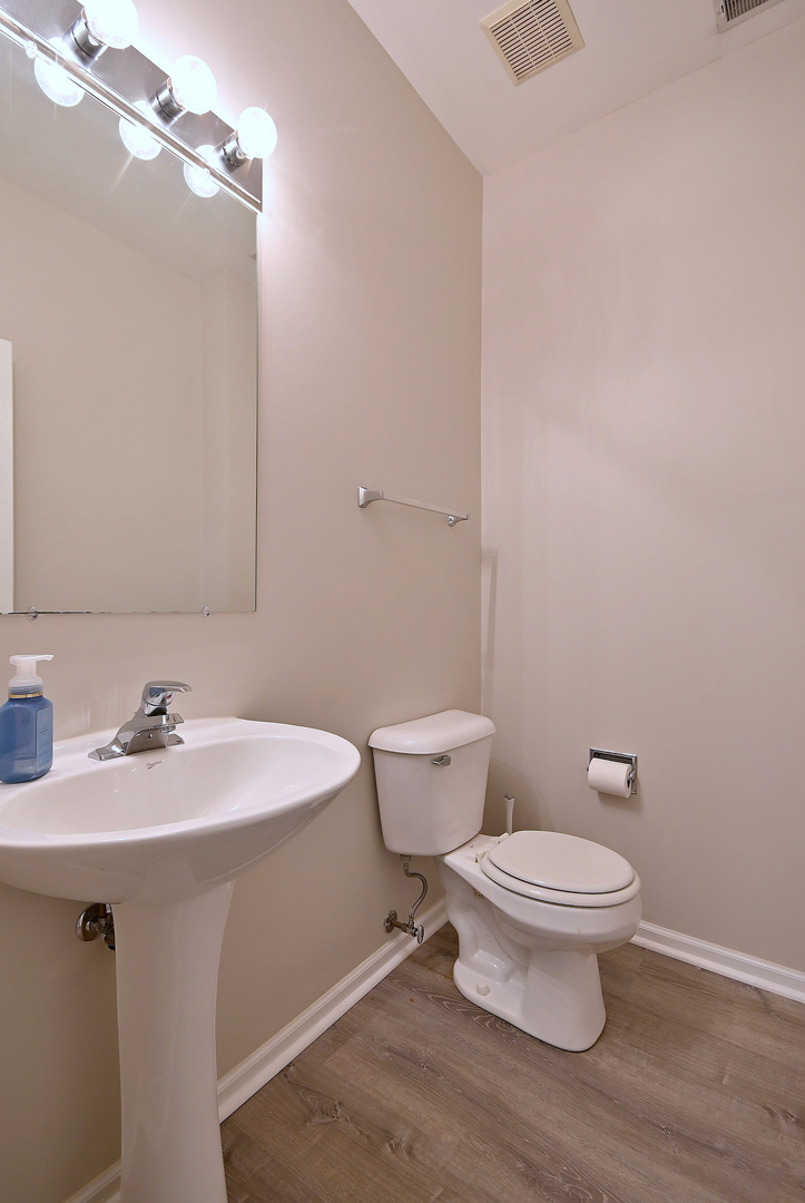 2378 Overlook Court, Naperville, IL 60563
