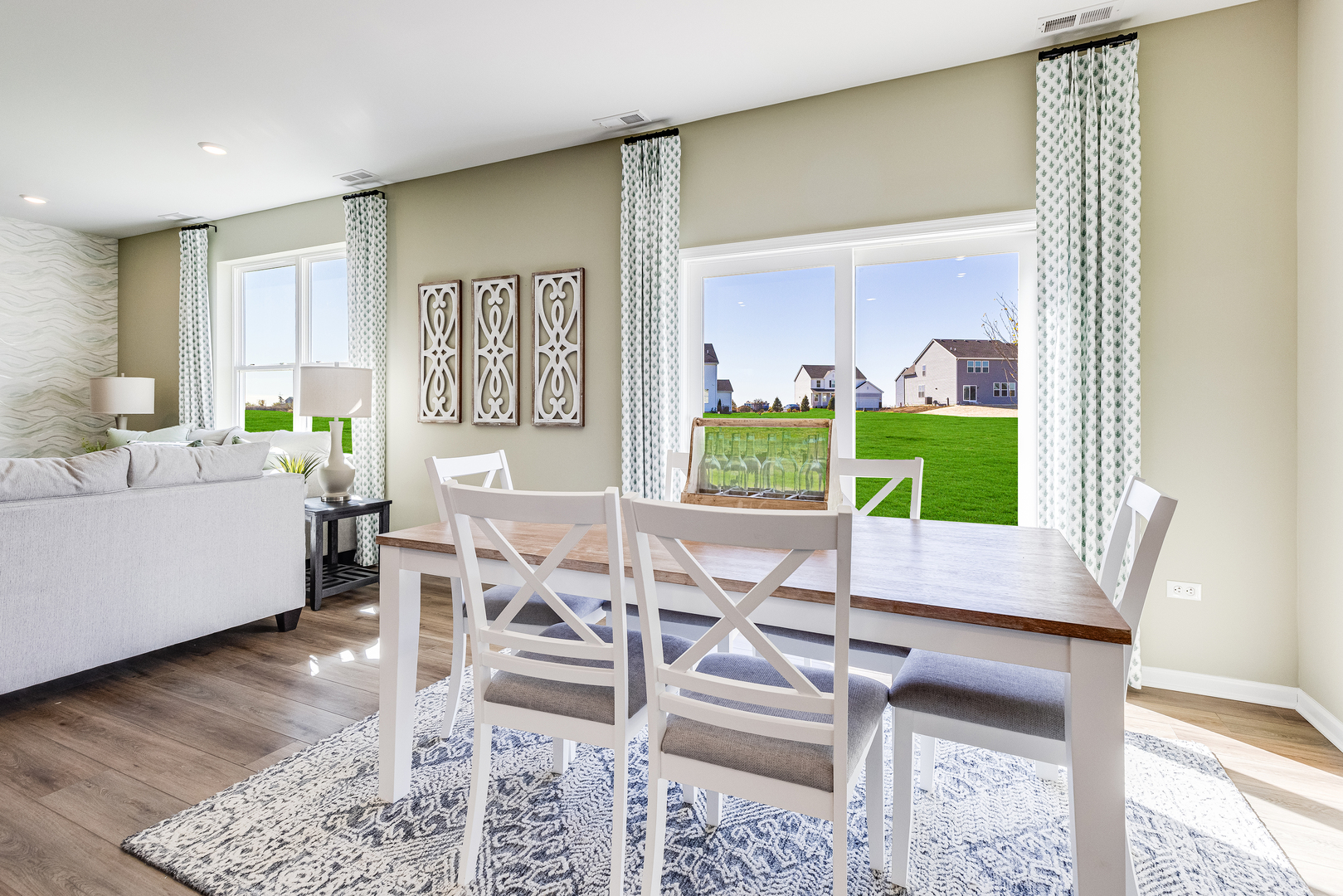 348 S Constitution Drive, Aurora, IL 60506