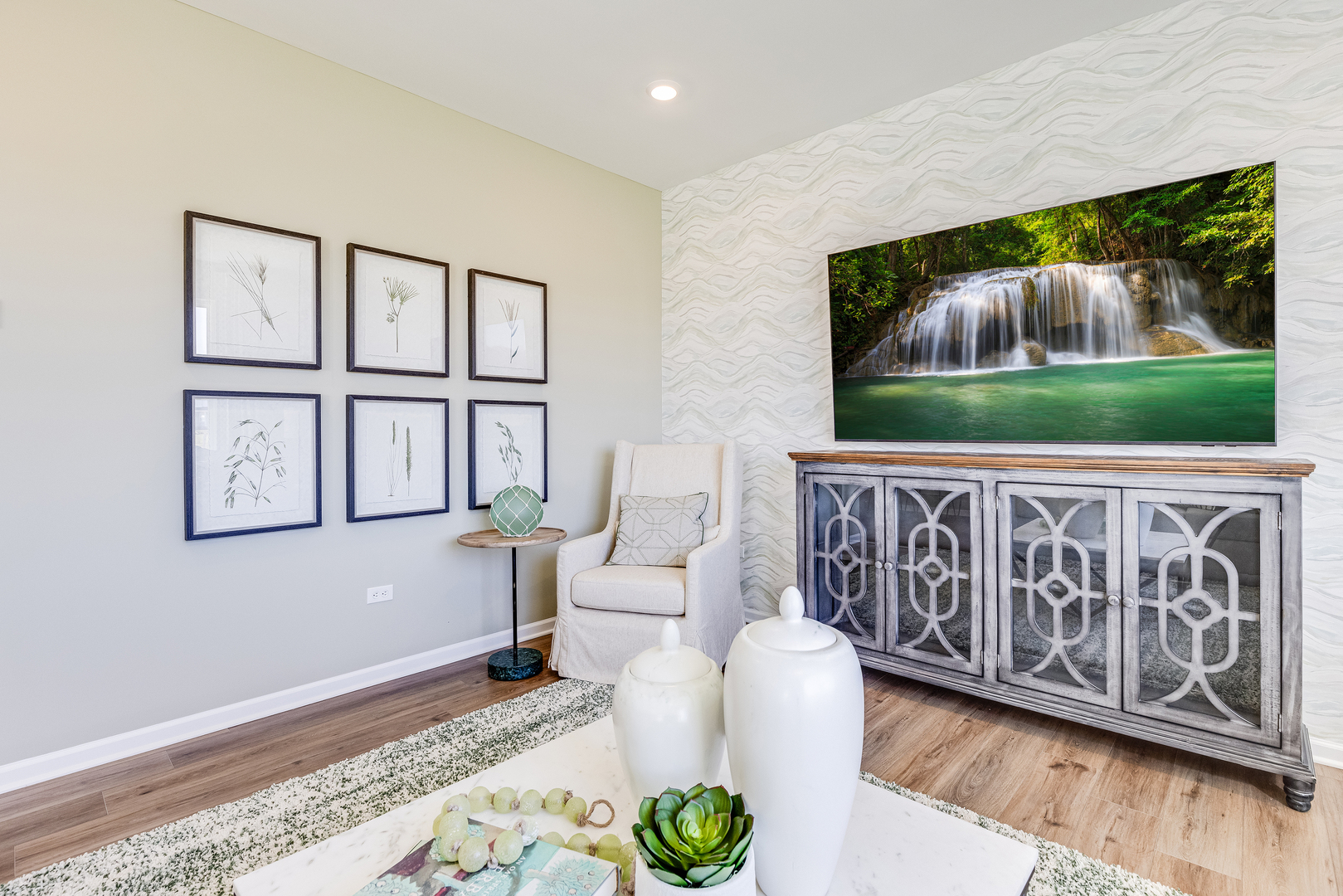 348 S Constitution Drive, Aurora, IL 60506