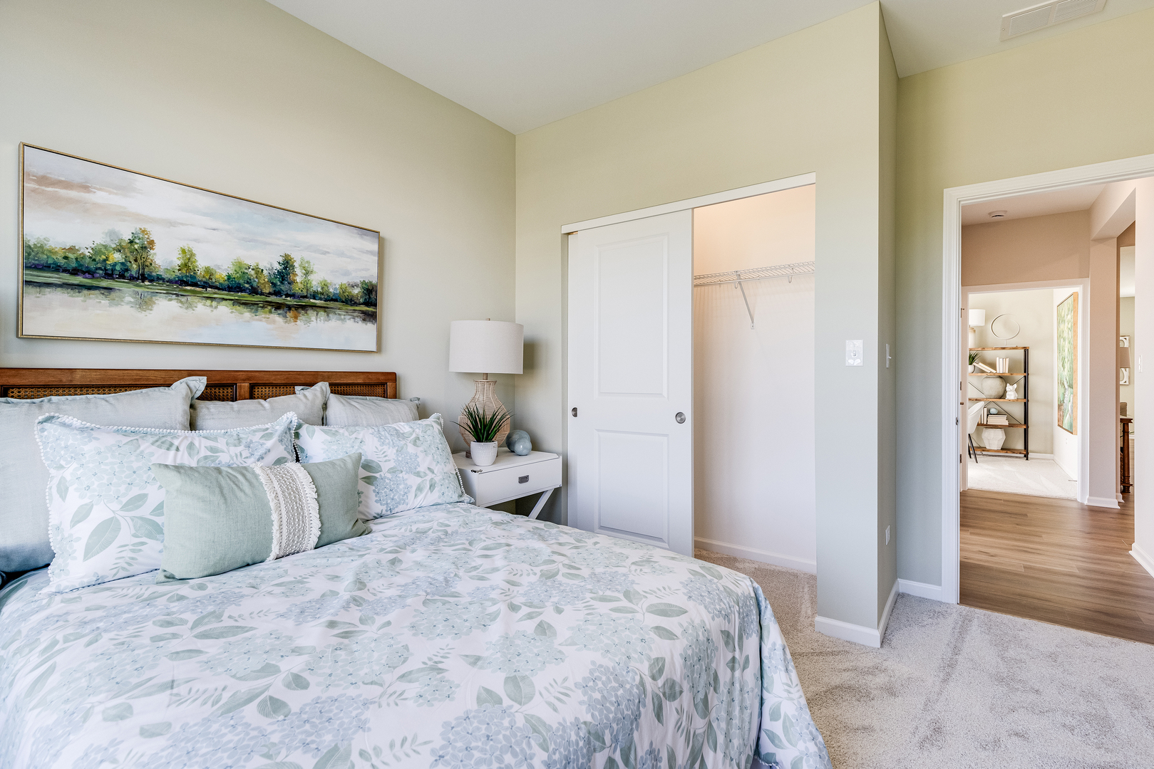 348 S Constitution Drive, Aurora, IL 60506