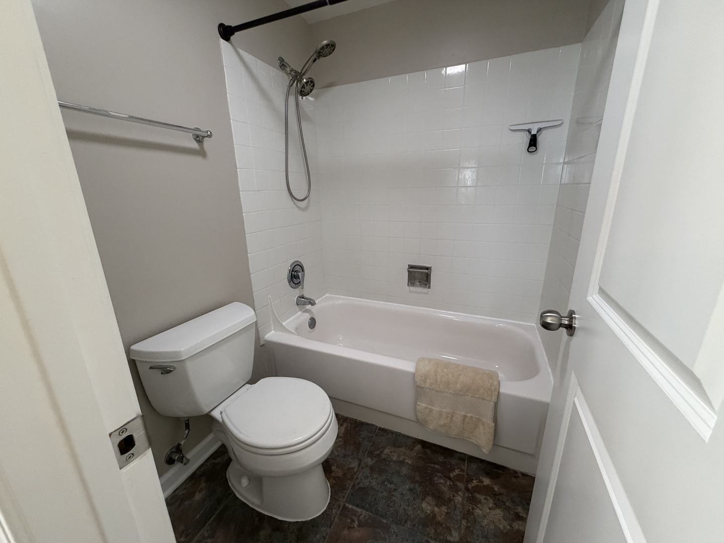5400 Walnut Avenue #803, Downers Grove, IL 60515