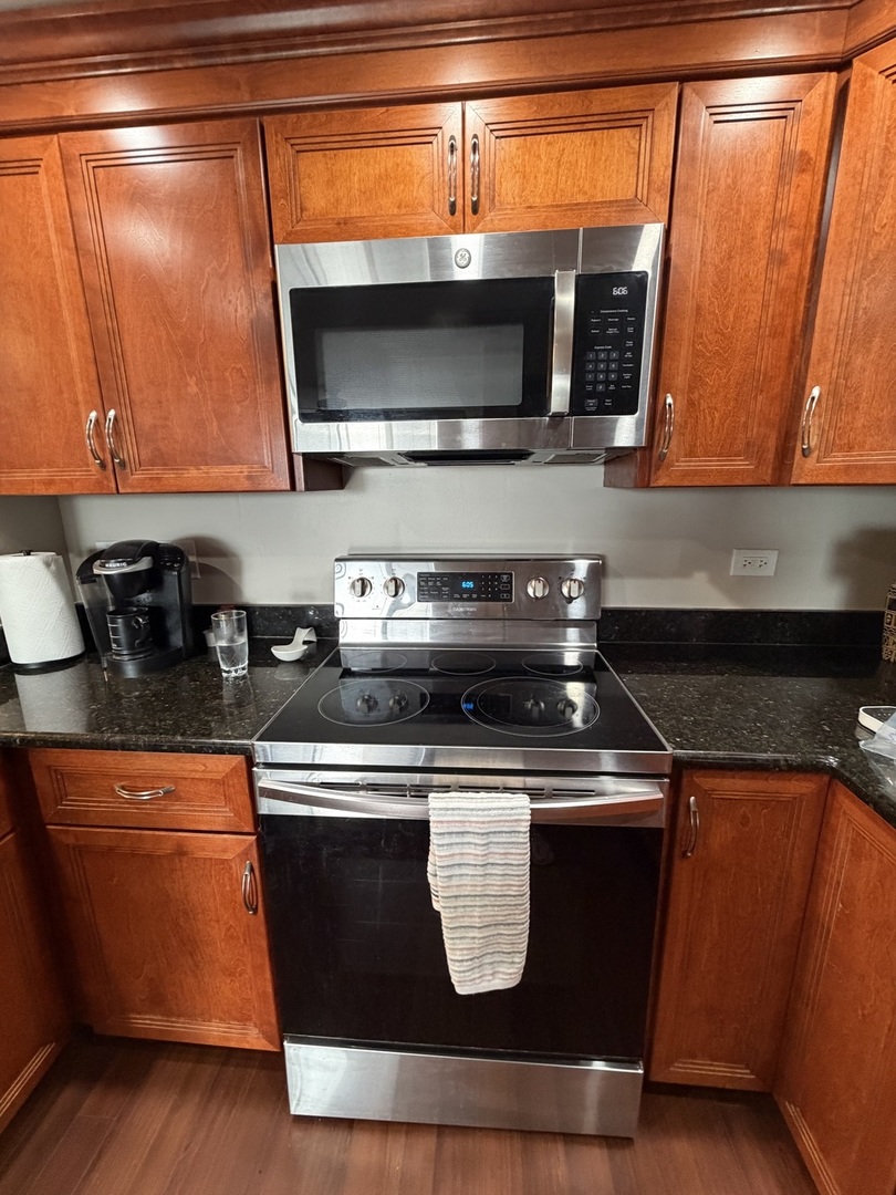 5400 Walnut Avenue #803, Downers Grove, IL 60515