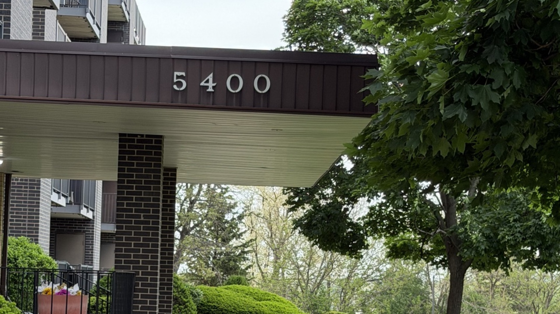 5400 Walnut Avenue #803, Downers Grove, IL 60515
