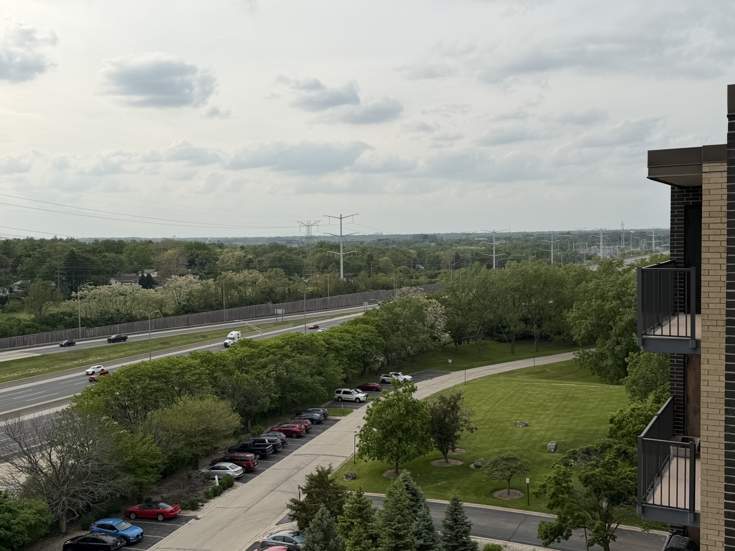 5400 Walnut Avenue #803, Downers Grove, IL 60515
