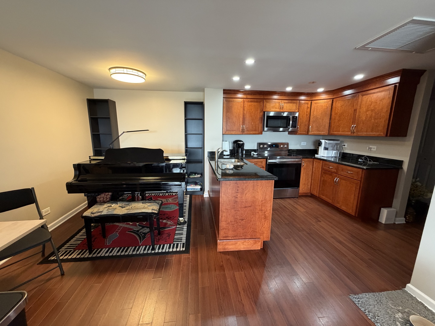 5400 Walnut Avenue #803, Downers Grove, IL 60515
