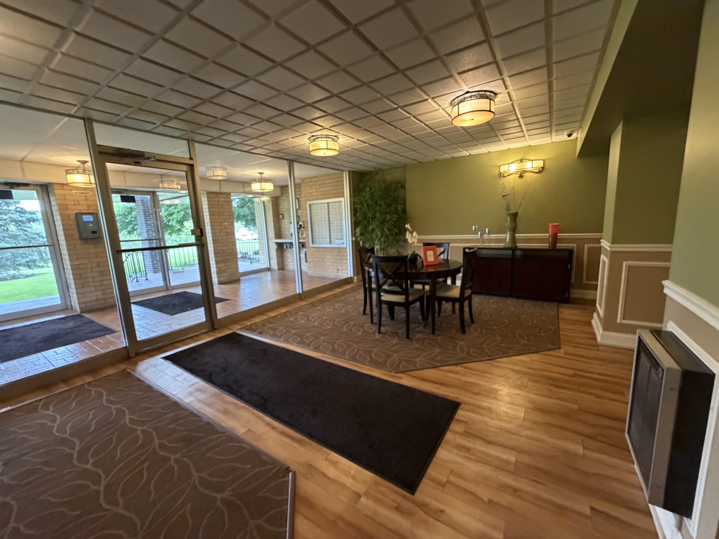5400 Walnut Avenue #803, Downers Grove, IL 60515