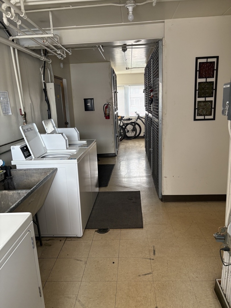 4440 W 111th Street #16, Oak Lawn, IL 60453