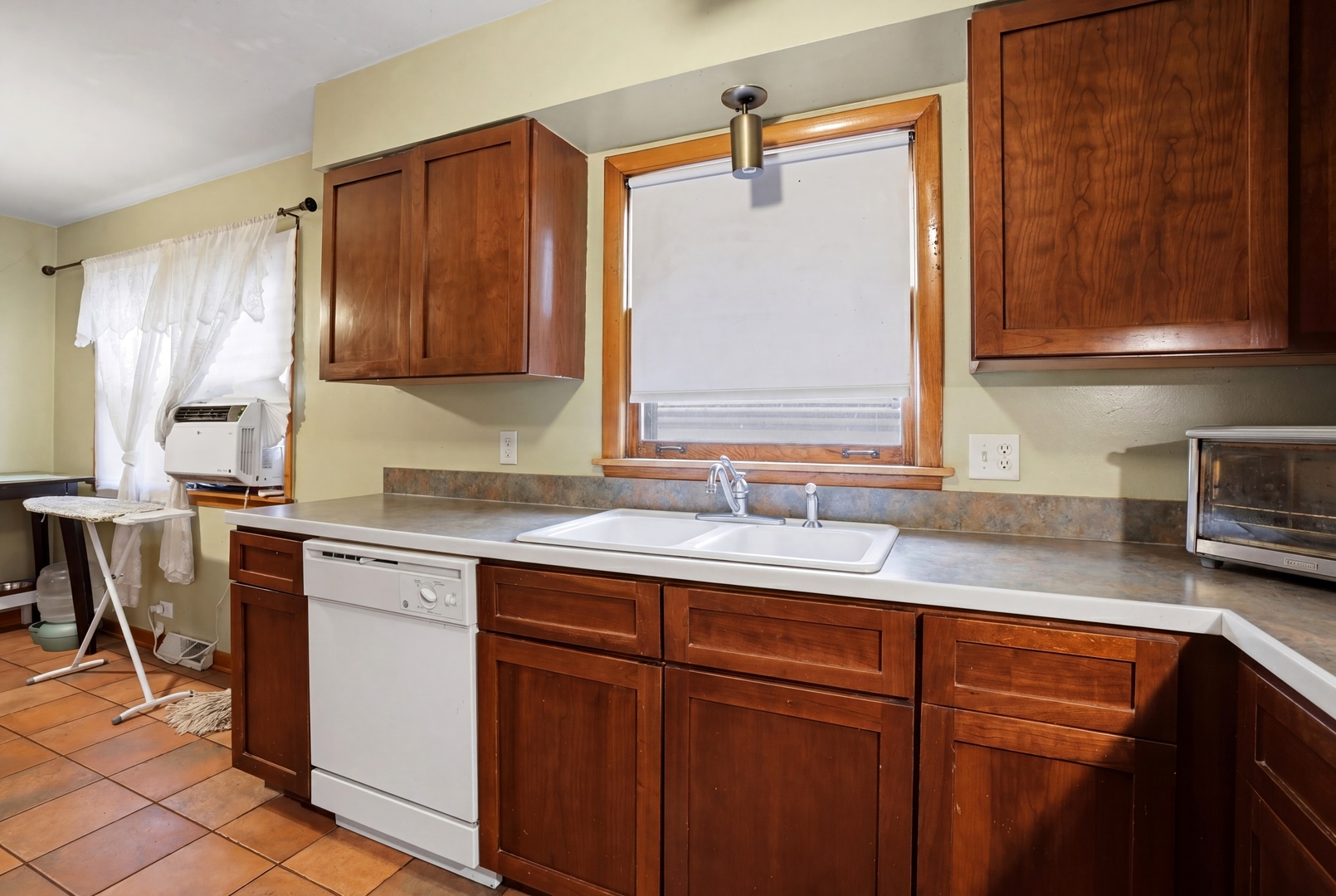 10148 S Peoria Street, Chicago, IL 60643