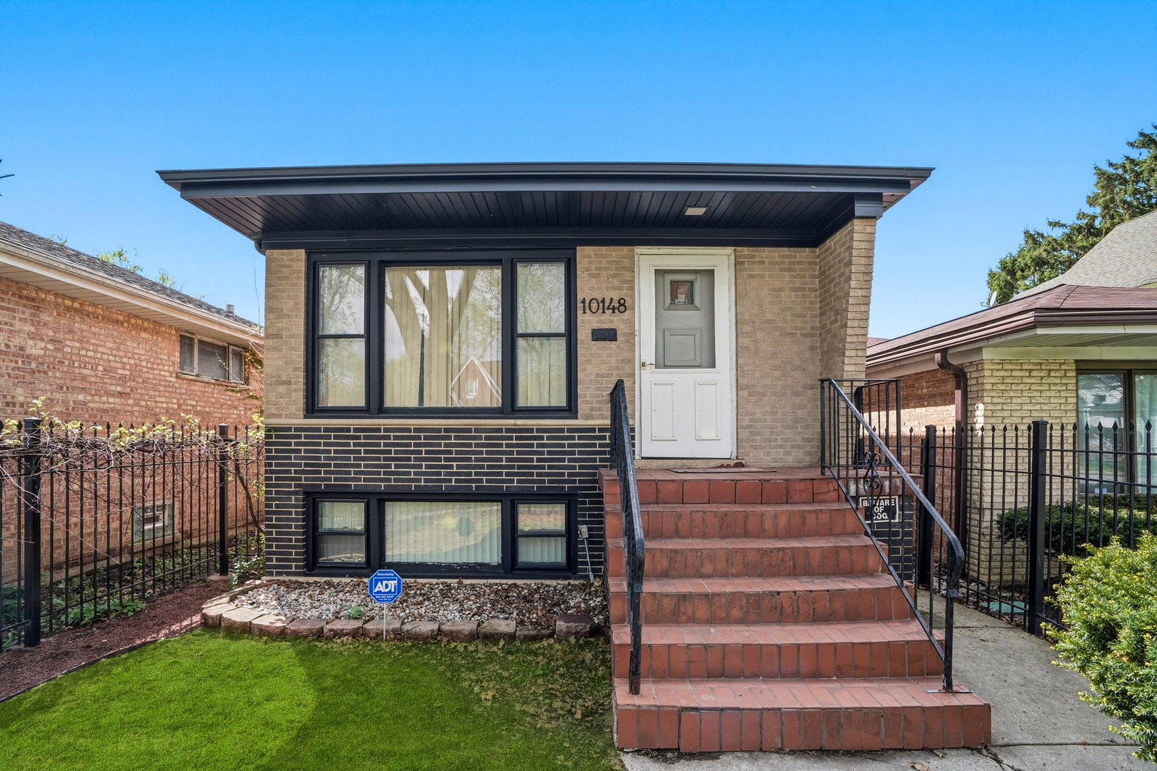10148 S Peoria Street, Chicago, IL 60643