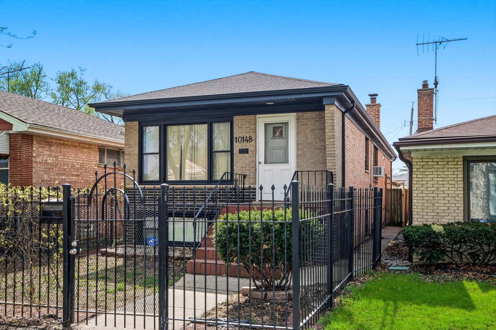 10148 S Peoria Street, Chicago, IL 60643