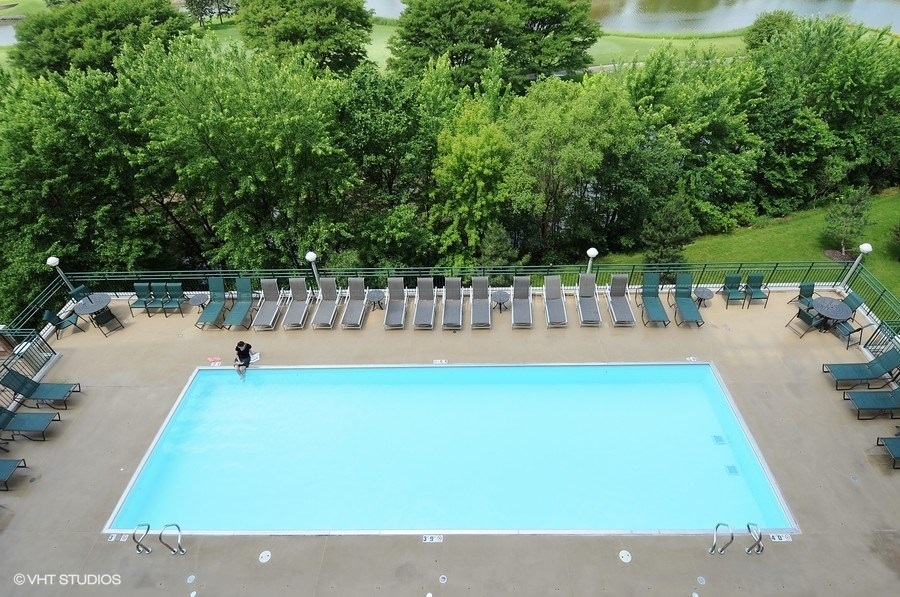 6420 Double Eagle Drive #603, Woodridge, IL 60517