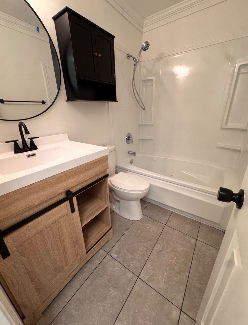 1870 Tall Oaks Drive #2104, Aurora, IL 60505