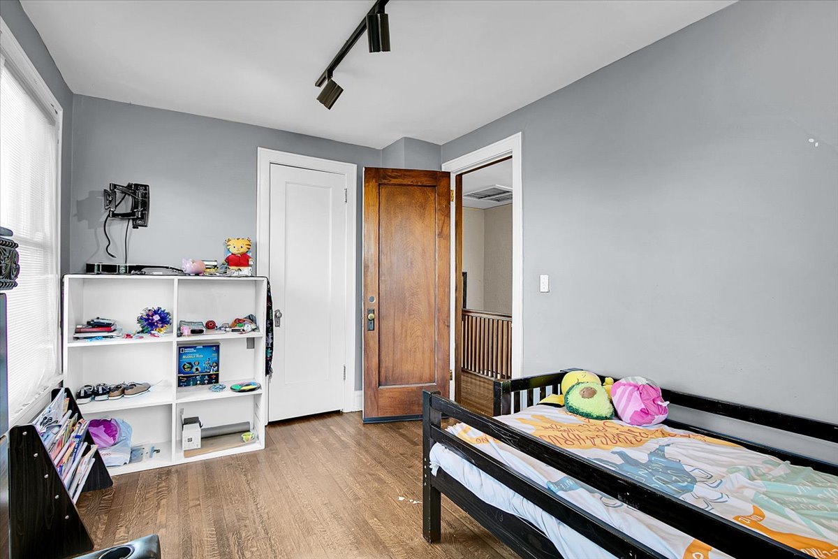 4108 W 103RD Street, Oak Lawn, IL 60453