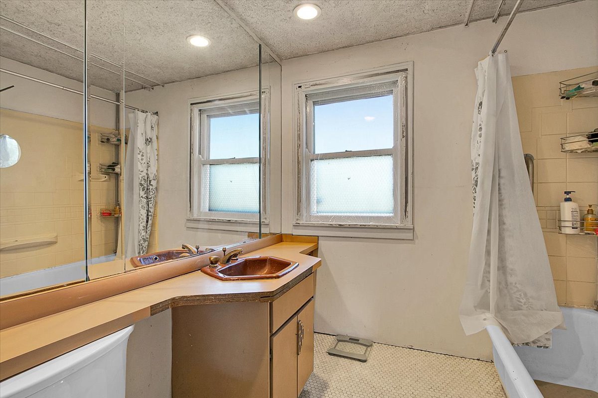 4108 W 103RD Street, Oak Lawn, IL 60453