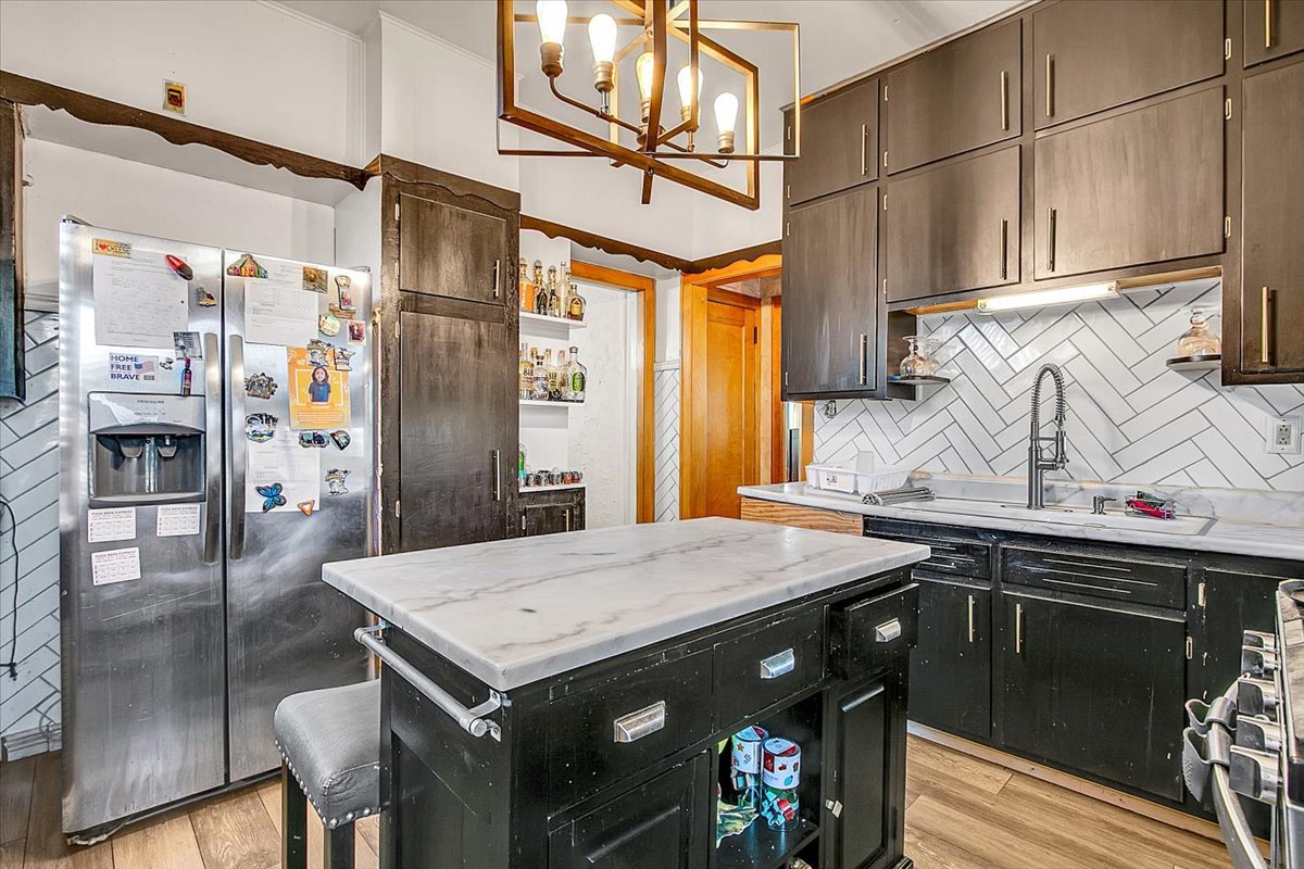 4108 W 103RD Street, Oak Lawn, IL 60453