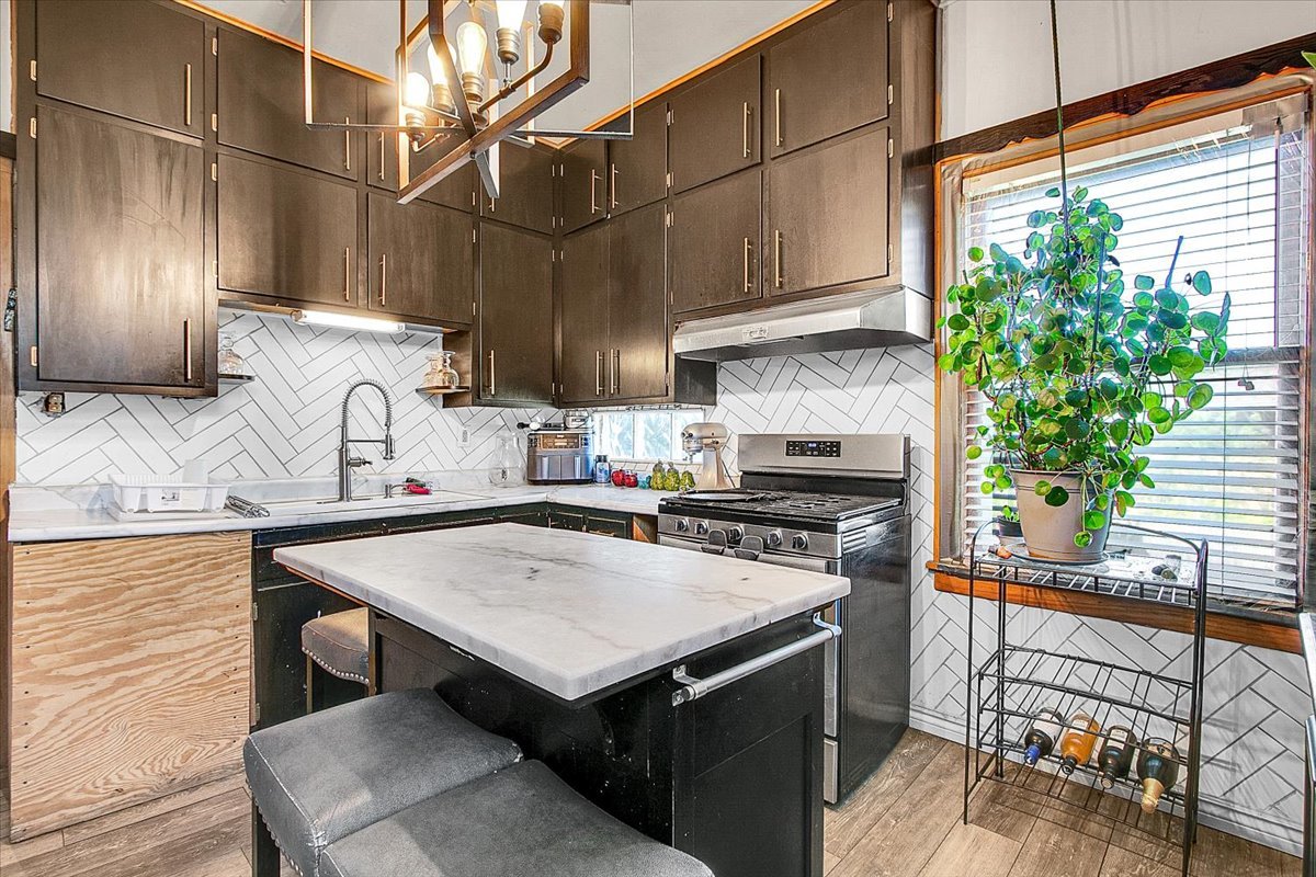 4108 W 103RD Street, Oak Lawn, IL 60453