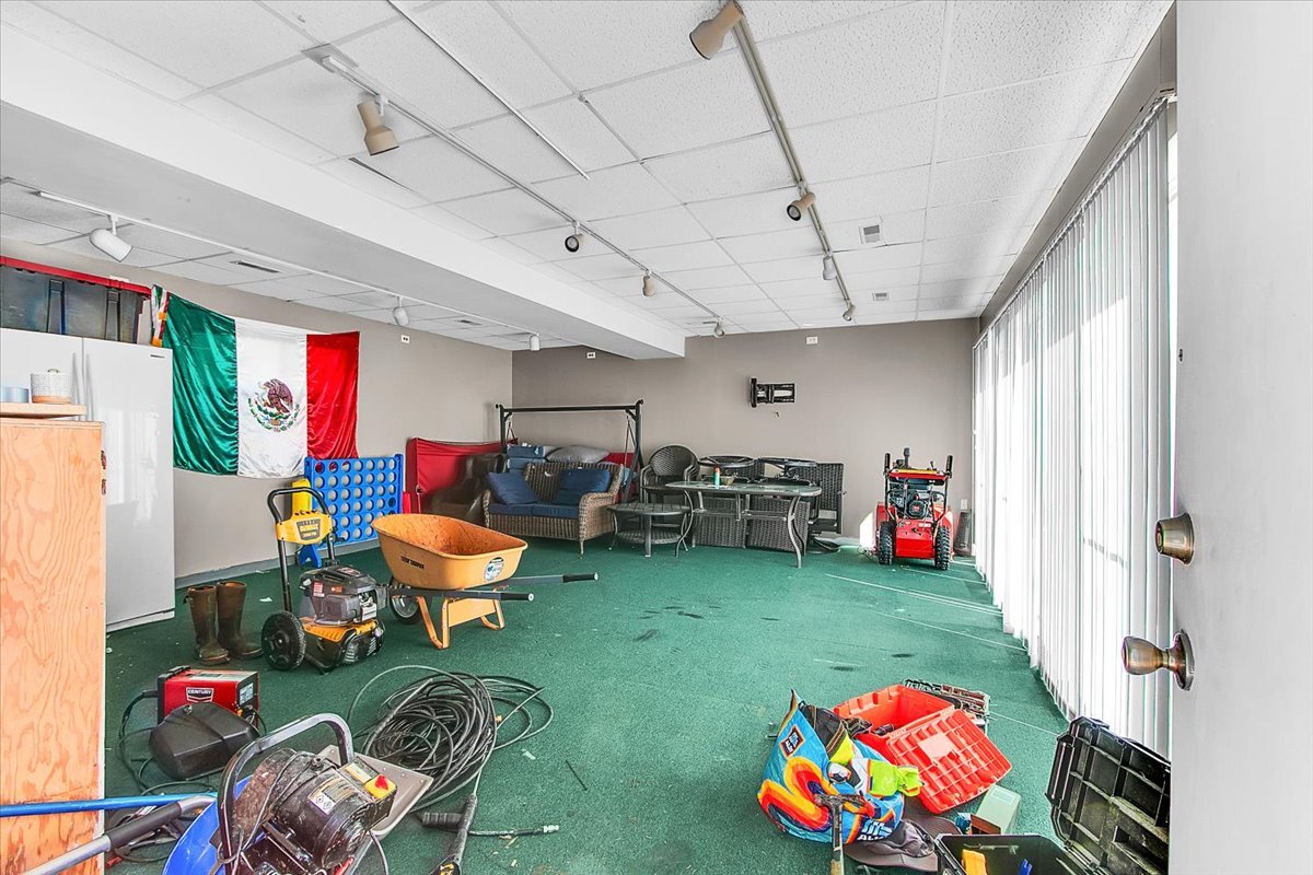 4108 W 103RD Street, Oak Lawn, IL 60453