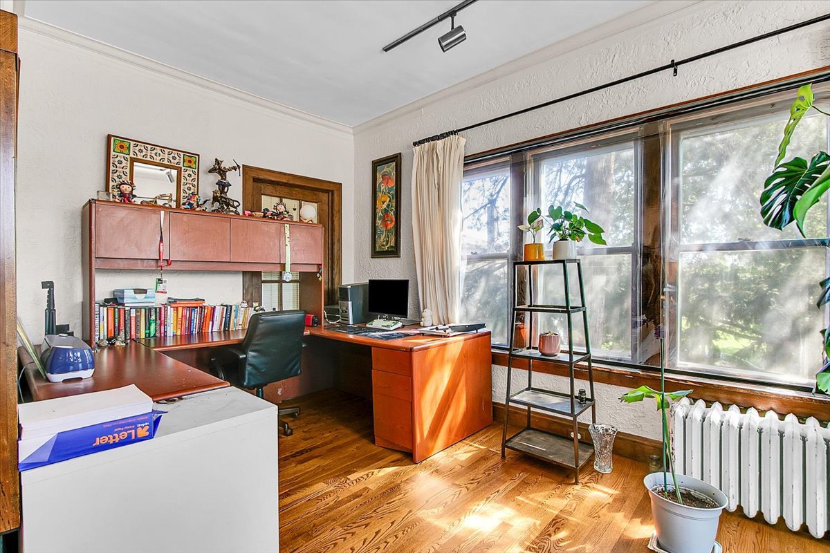 4108 W 103RD Street, Oak Lawn, IL 60453