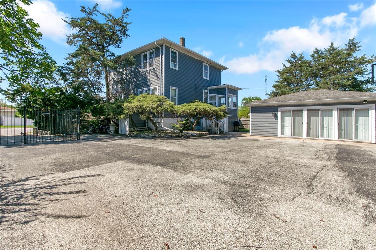 4108 W 103RD Street, Oak Lawn, IL 60453