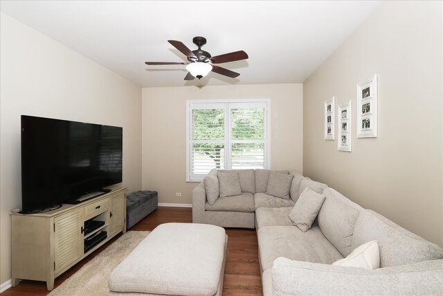 768 W Saint Johns Place, Addison, IL 60101
