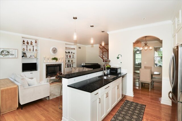 768 W Saint Johns Place, Addison, IL 60101
