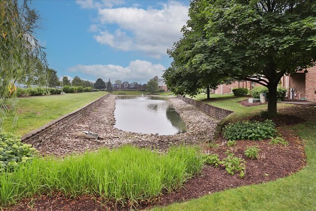 768 W Saint Johns Place, Addison, IL 60101