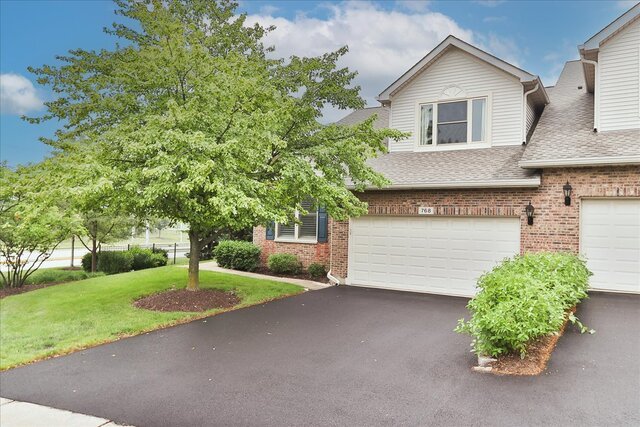 768 W Saint Johns Place, Addison, IL 60101