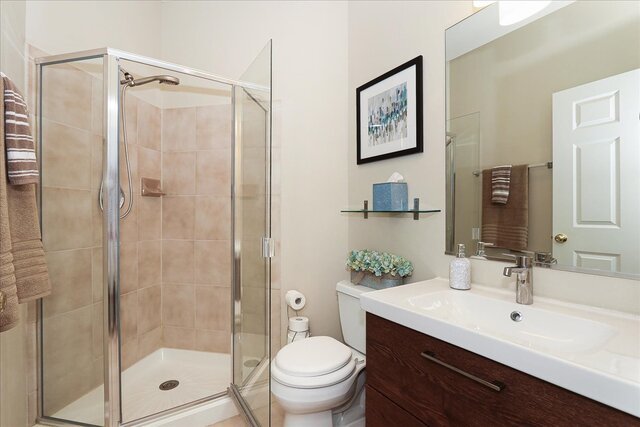 768 W Saint Johns Place, Addison, IL 60101