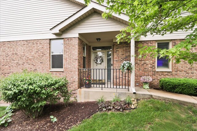 768 W Saint Johns Place, Addison, IL 60101