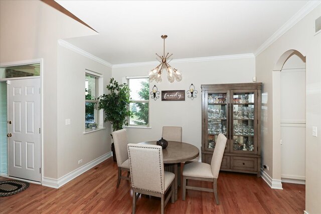 768 W Saint Johns Place, Addison, IL 60101