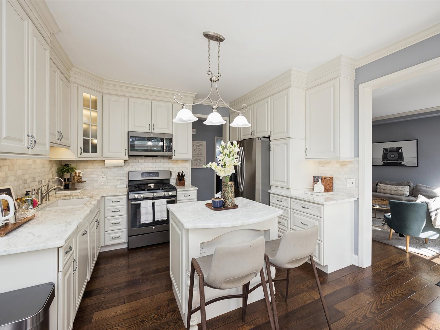 2533 E Chesapeake Place, Westchester, IL 60154