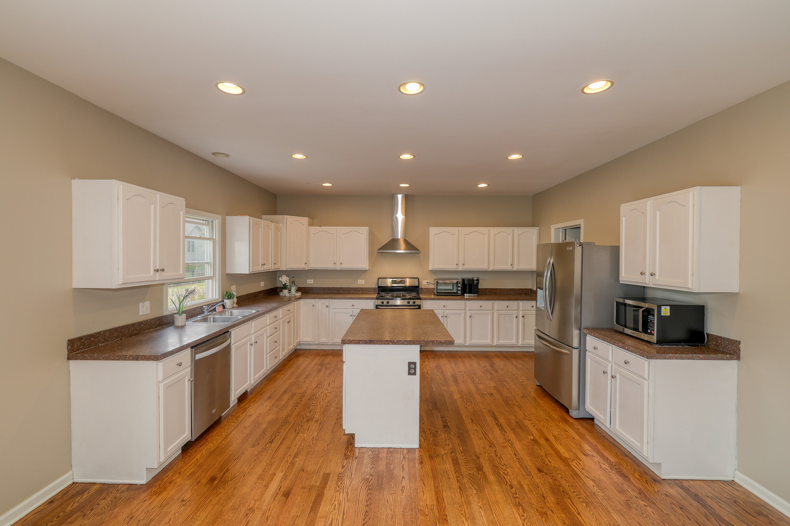 990 CITIZEN Avenue, Elburn, IL 60119