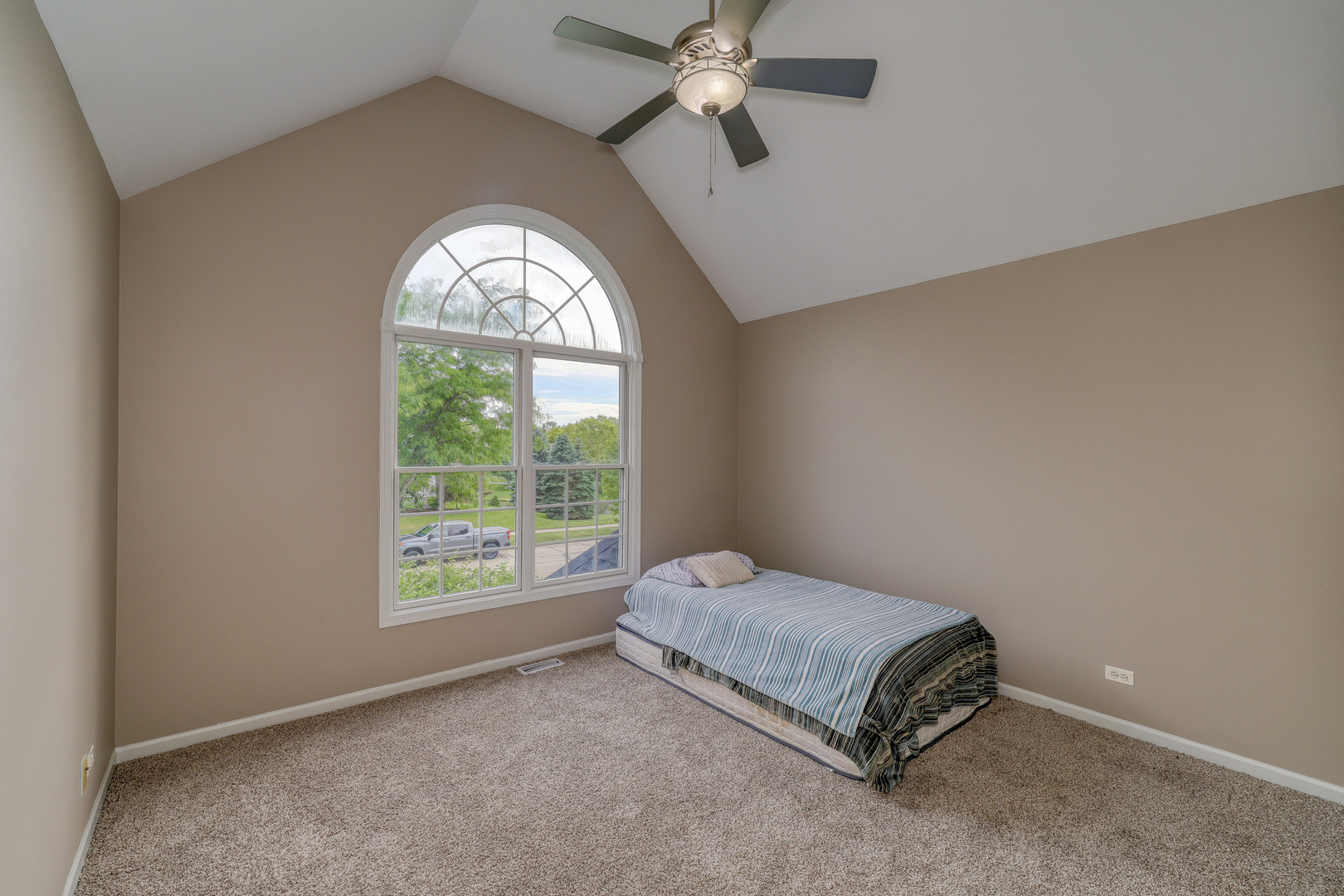 990 CITIZEN Avenue, Elburn, IL 60119