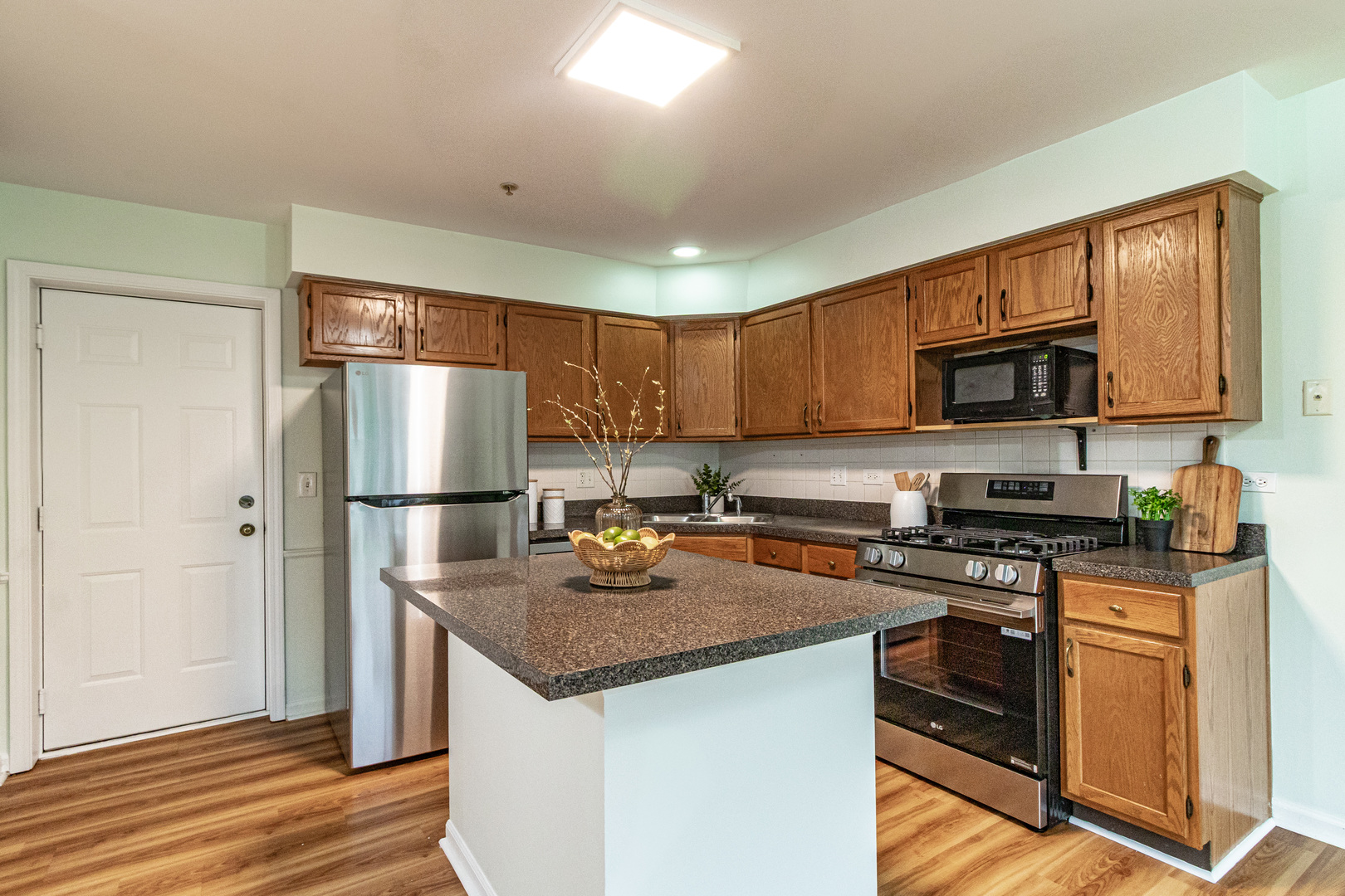 1230 Orleans Drive, Mundelein, IL 60060