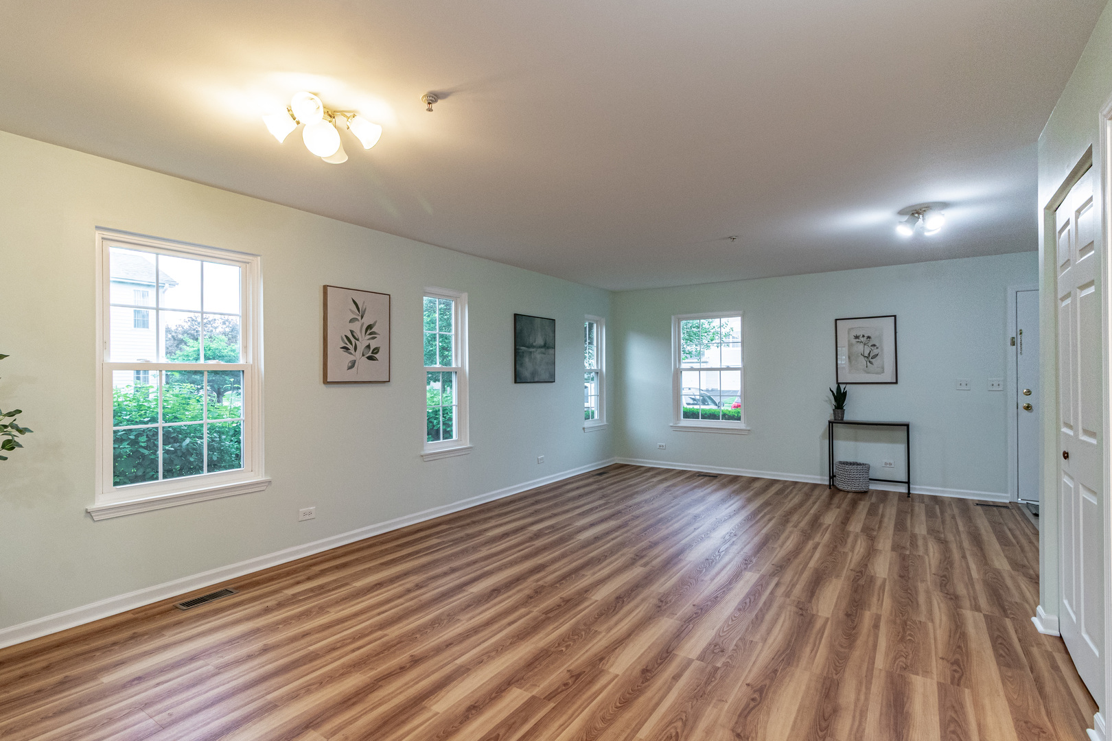 1230 Orleans Drive, Mundelein, IL 60060