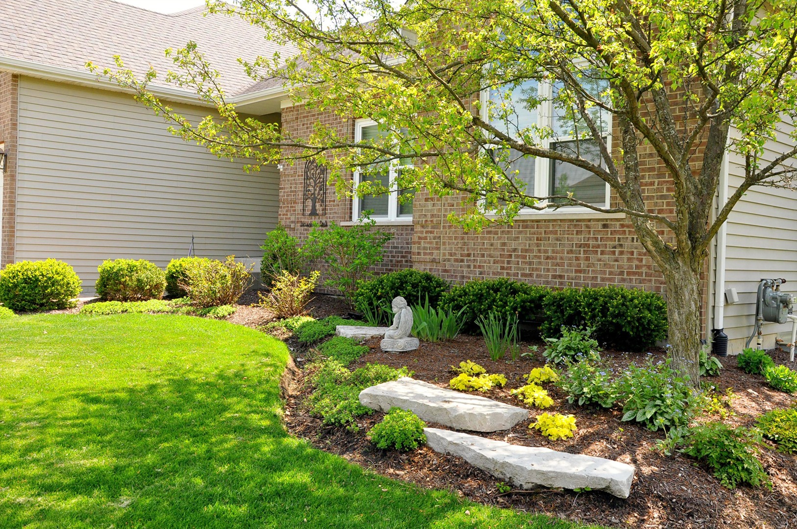 352 Andover Drive, Oswego, IL 60543