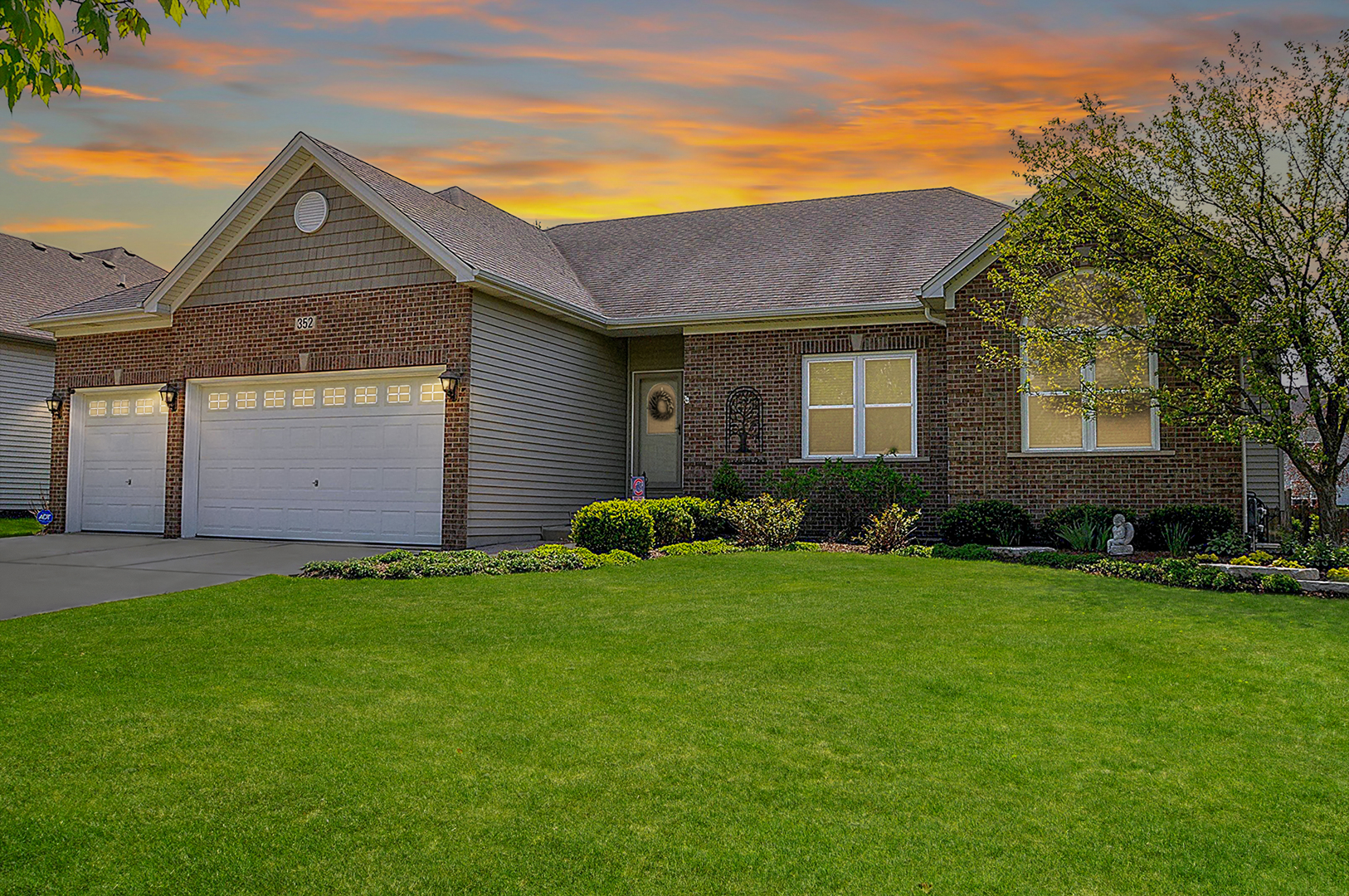 352 Andover Drive, Oswego, IL 60543