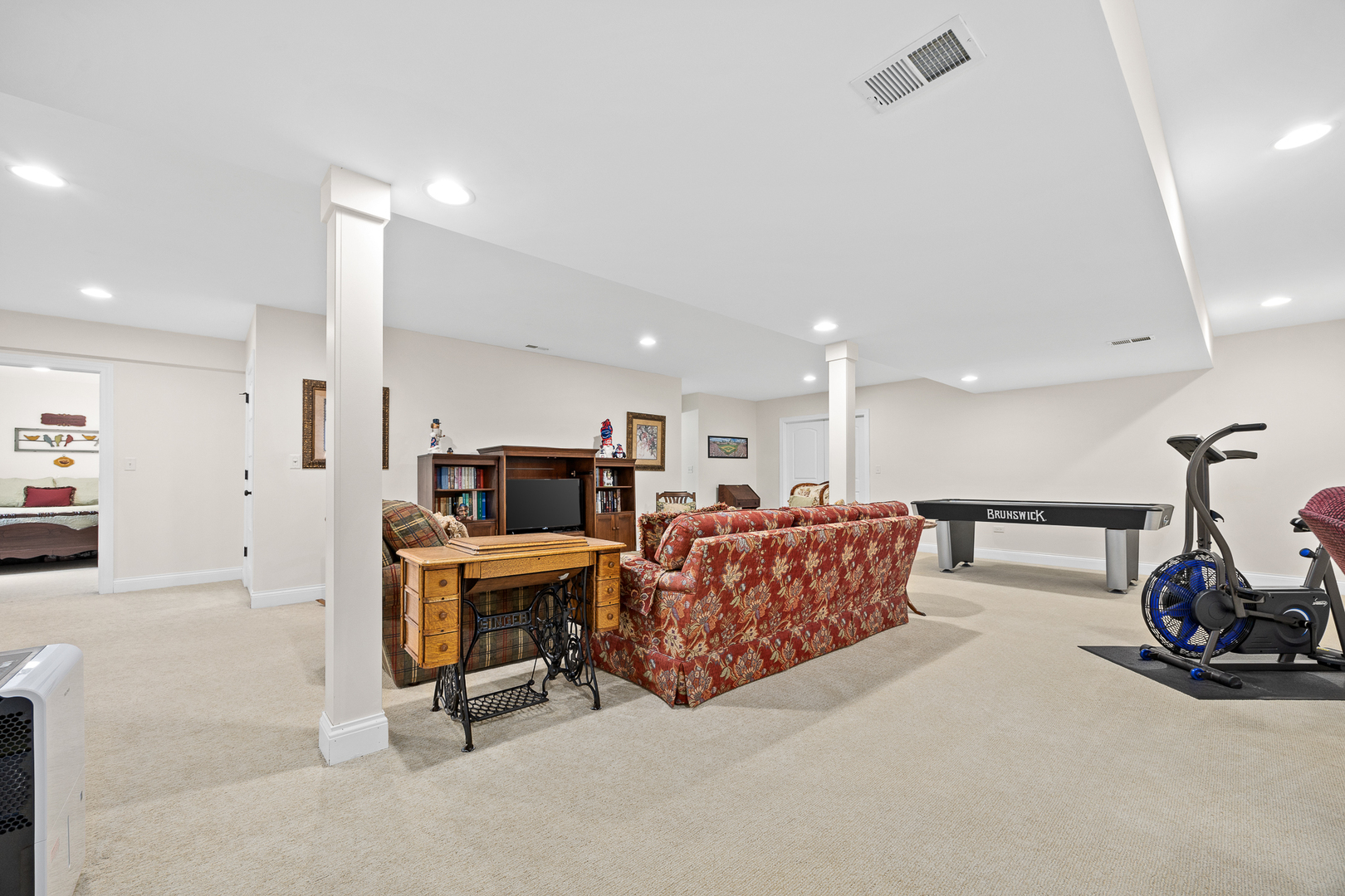 352 Andover Drive, Oswego, IL 60543