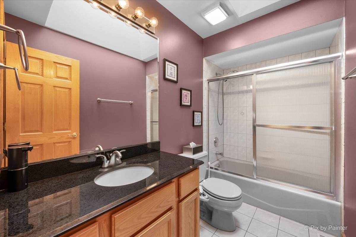 958 W Stonehedge Drive, Addison, IL 60101