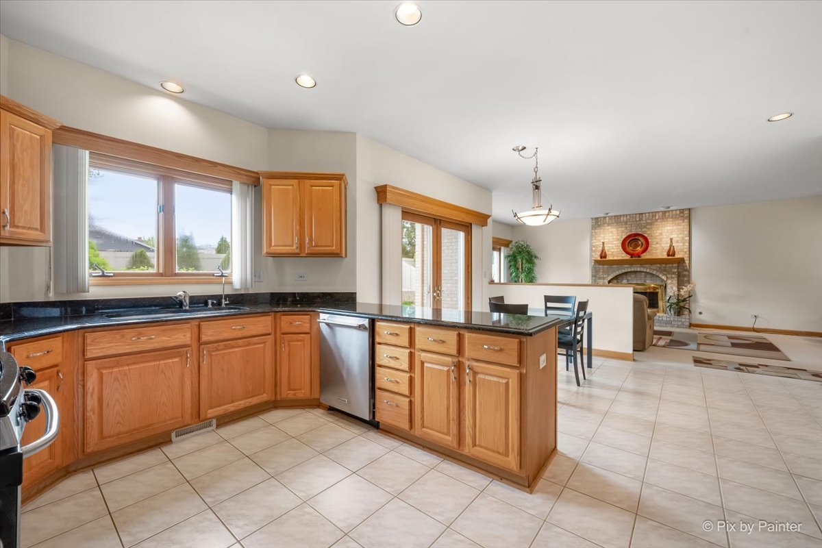 958 W Stonehedge Drive, Addison, IL 60101