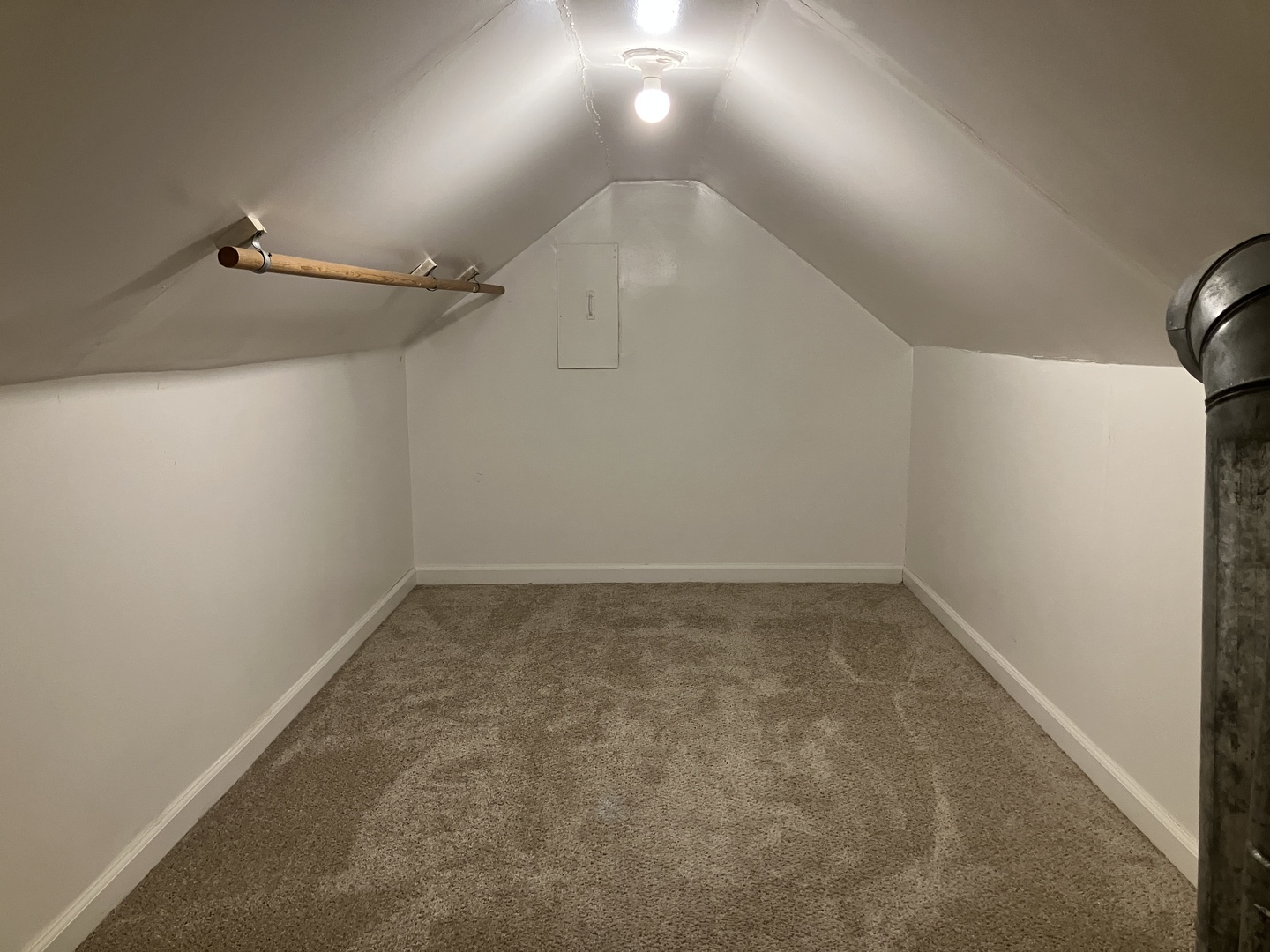 4909 Fountain Lane, Mccullom Lake, IL 60050