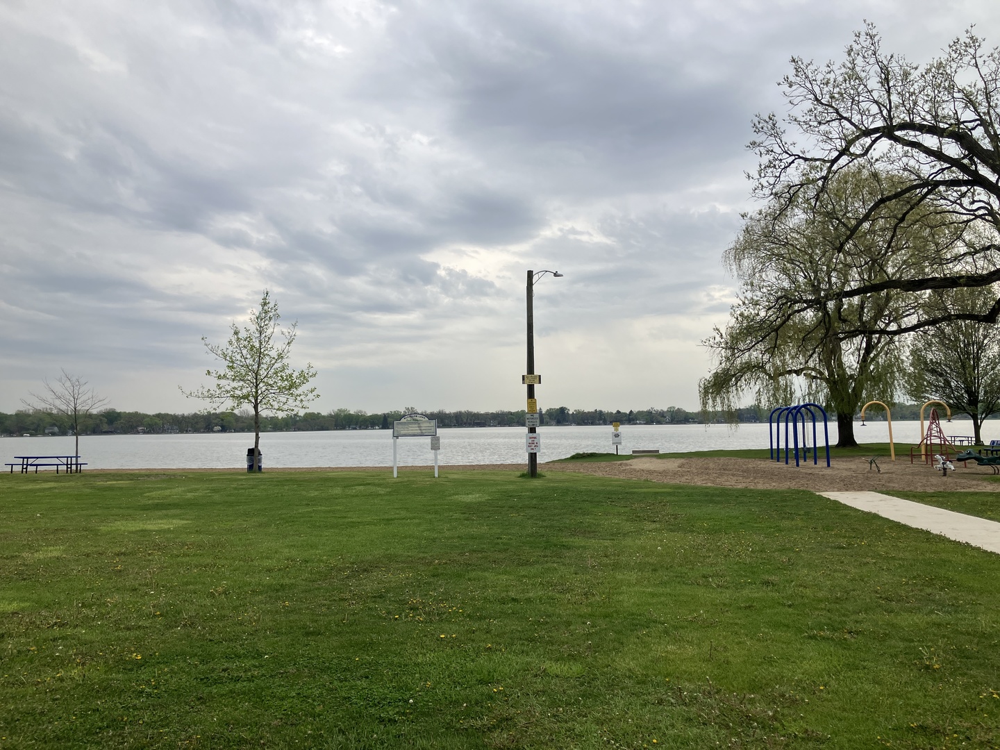 4909 Fountain Lane, Mccullom Lake, IL 60050